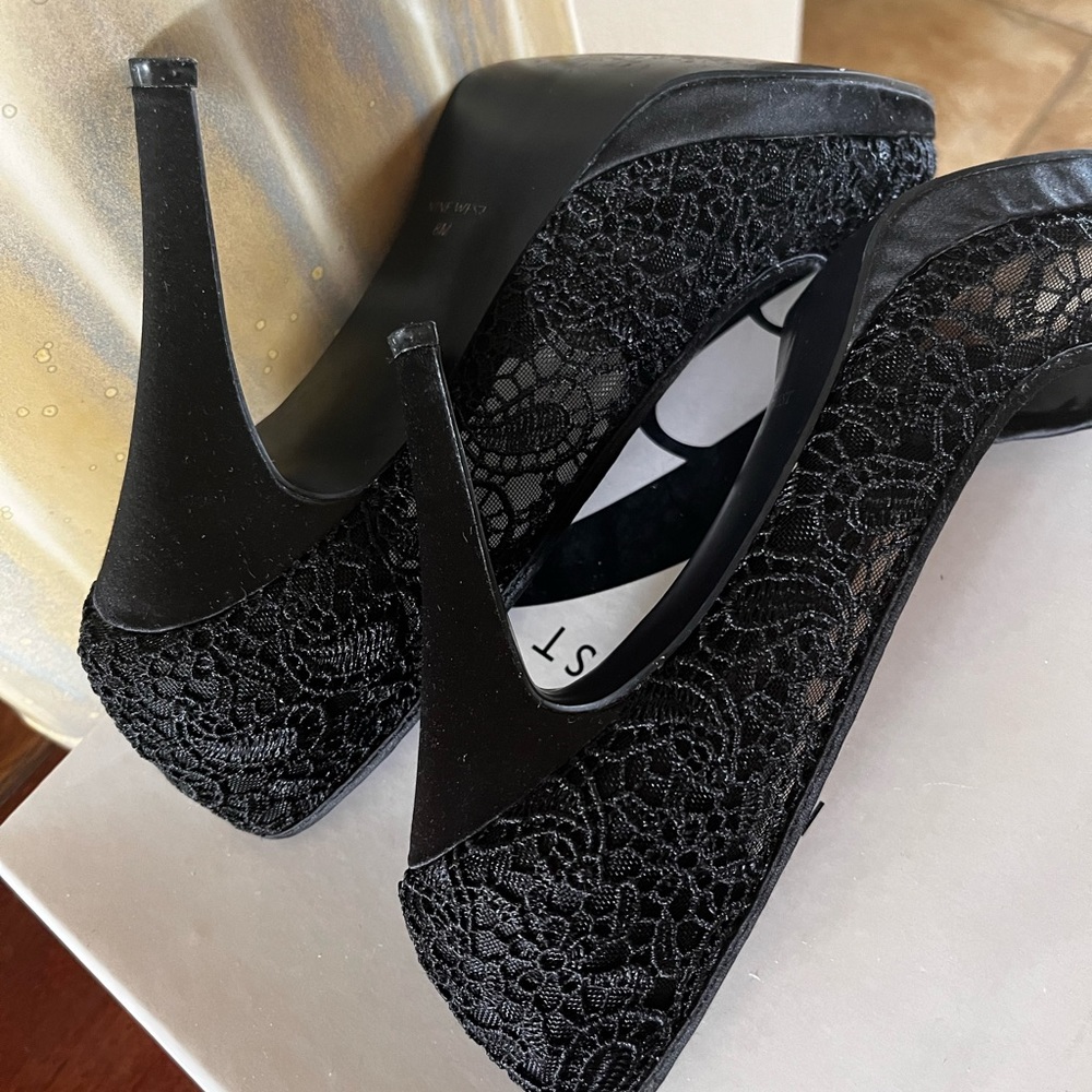 Nine West lace fabric black 4” heels shoes - Picture 8 of 10